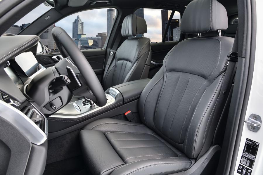 Интерьер BMW X5 xDrive30d (G05) 2018 года  (WW) (фото 85 из 146)